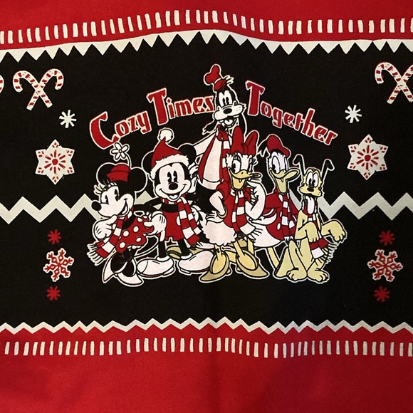 Disney Bradford Exchange Cozy Times Together Christmas Button Down M - Picture 5 of 5